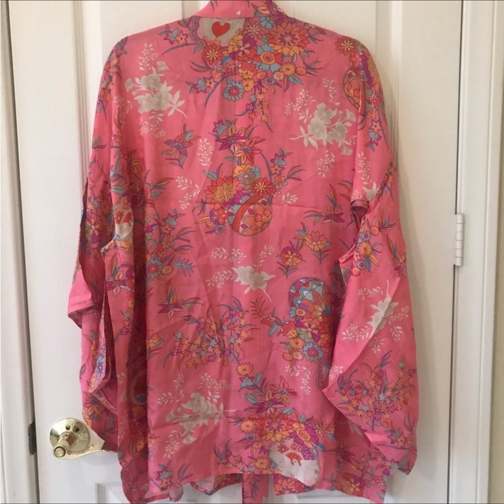 Spell Leo Short Robe - Picture 6 of 7